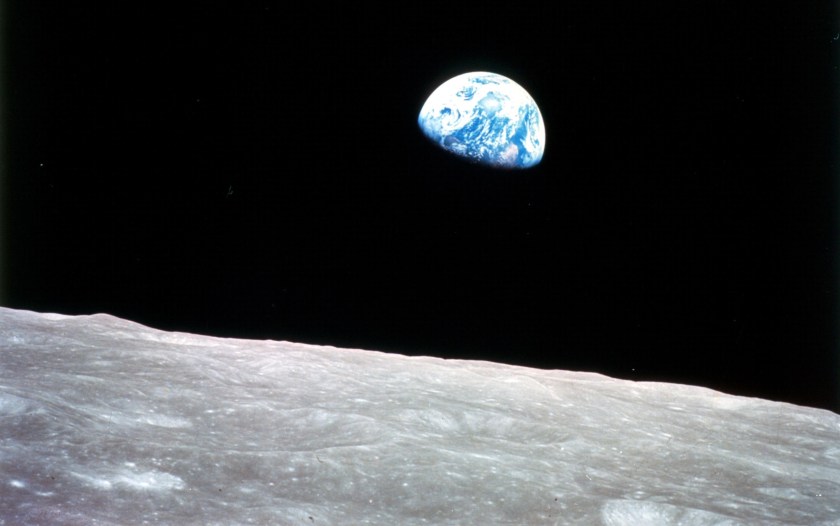 1968_Earthrise_297755main_GPN-2001-000009_full.jpeg